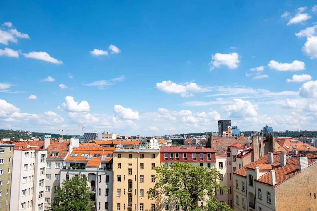 1 Bedroom Apartment With Terrace And Free Parking Near Metro Prague Luaran gambar